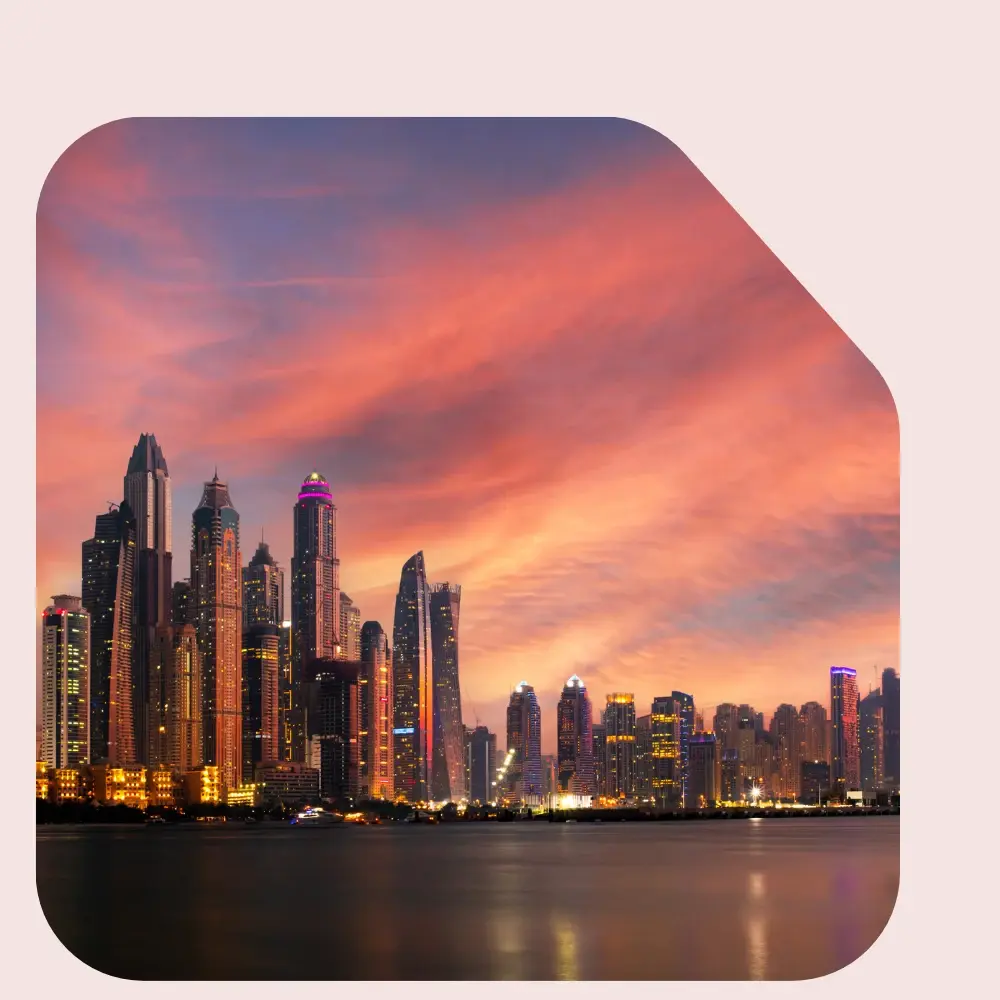 freelance digital marketing analyst in Dubai; image showing very beautiful Dubai night view