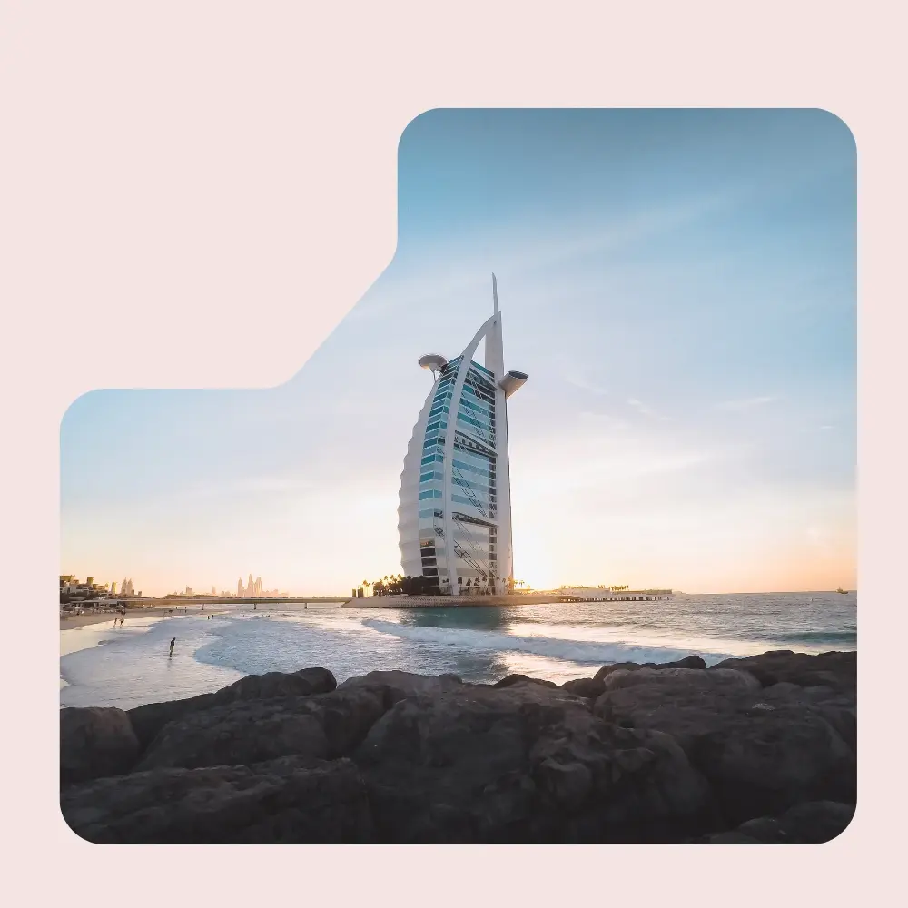 freelance digital marketing analyst in Dubai; image was a very beautiful beach view